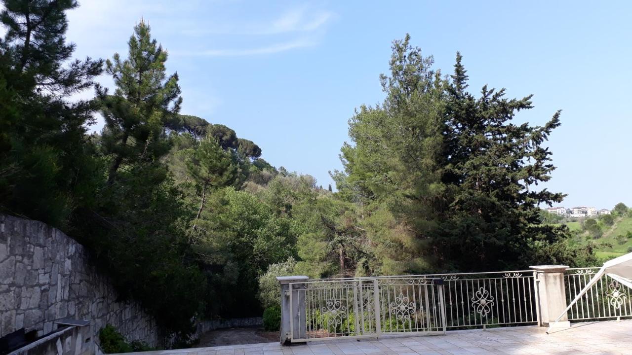 Parco Dei Gelsomini Bed & Breakfast Ascoli Piceno Bagian luar foto